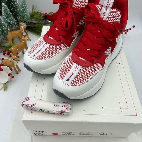 Men’s Alexander Mcqueen oversized runner sneakers, size 42, made in Italy - Picture 9 of 9